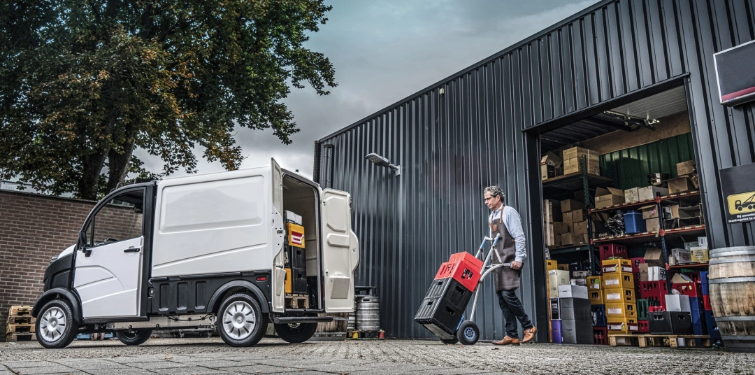 Leichtkraftfahrzeuge AIXAM e Truck E-truck fourgon.jpg